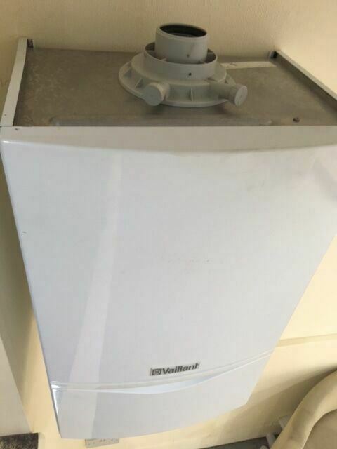 Combi Boiler Installation Vaillant Ecotec Plus 824 Kw VAILLANT